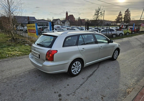 Toyota Avensis cena 9999 przebieg: 320000, rok produkcji 2005 z Łochów małe 106